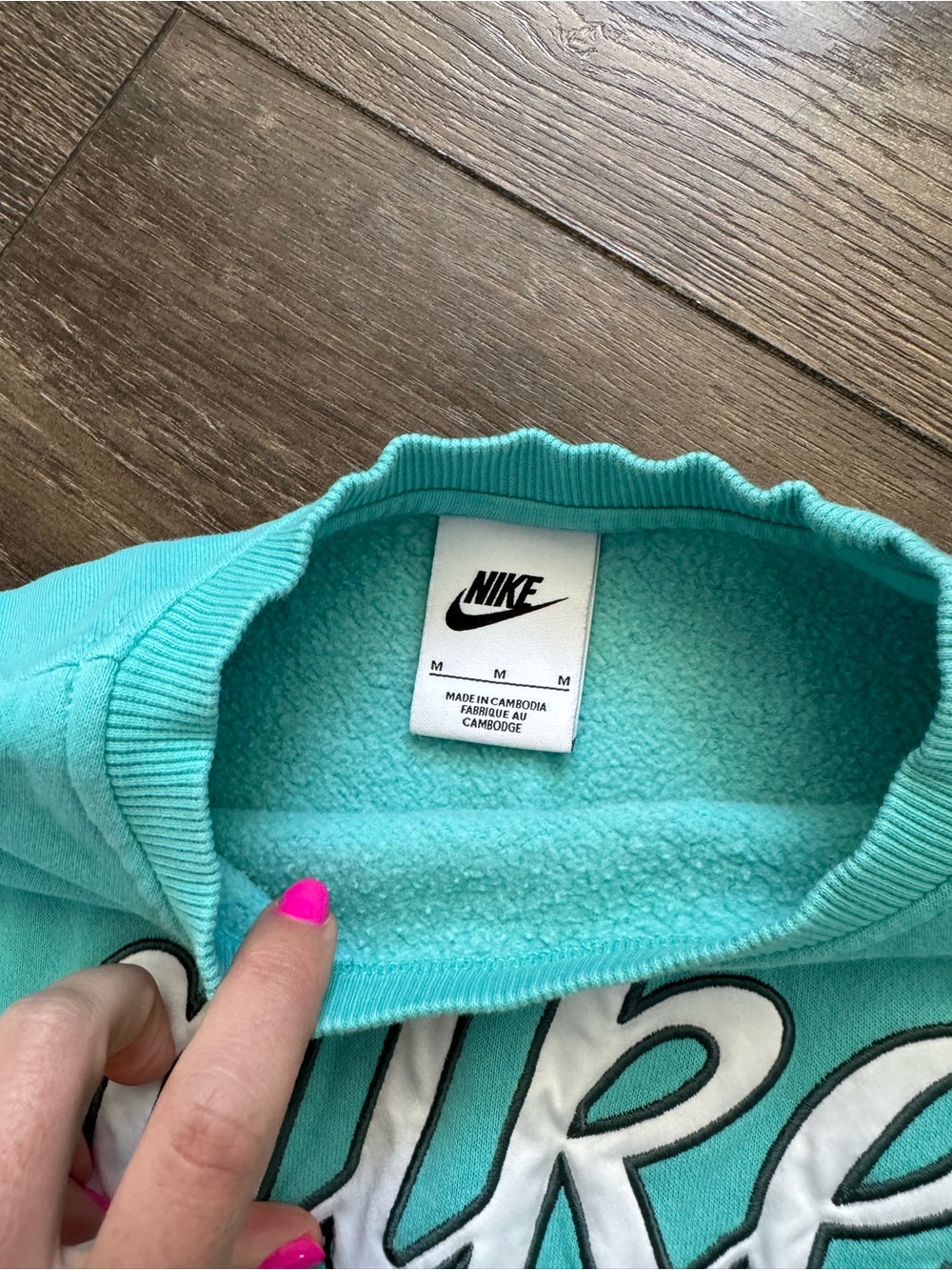 Nike Girls Medium (7/8) Aqua Cropped Sweatshirt Embroidered Logo Crewneck - Picture 5 of 8
